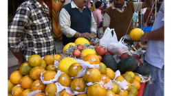 Pahar Ganj - Pouliční prodejce ovoce