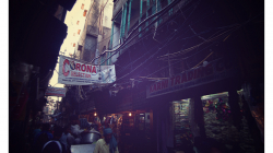 Staré Dílí - ulice nacpané k prasknutí