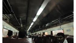 Cesta v Second Sitter vlaku - za chvilku dostaneme pokutu za cestu načerno