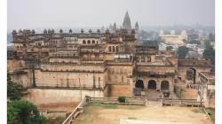 Orchha je město, kde se na cca dvou kilometrech doslova těsná jinde nevídané množství chrámů, pagod a svatyň