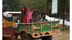 Takhle se jezdí na svatbu v Indii