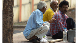 Cestou necestou - vpravo indický smoljakův levoboček