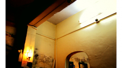 Internetová kavárna v Jhansí, každé dvě minuty vypadla elektřina