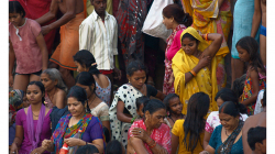 Varanasí - ranní očistná koupel v řece