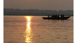 Varanasí - východ Slunce na Gangou