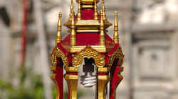 Všude se svítí úsporkami