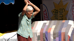 Místní vyhaněčka duchů nebo blázen? Těžko říct