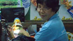 Trh pro místní v Chiang Rai, tahle paní mi myslím prodala kraťasy