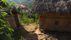 Jedna z vesniček v okolí Akha