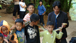 Zapózovat si s hadem, kdo by odolal