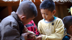 Chvilkama to vypadalo, že tomu hadovi ten ocas urvou