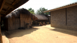 V horských vesničkách u Akha