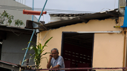 Výlet lodí po řece, tady bydlí chudí