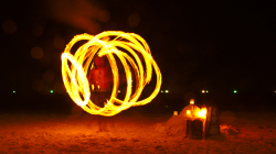 Fire show za doprovodu techno setu