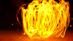 Fire show za doprovodu techno setu