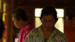 V jedné něco jako restauraci