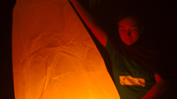 Lampiony, chtěli jsme je pustit společně - nevyšlo to