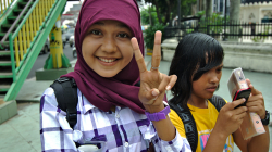 První focení s místními děvčaty / First pictures with local girls