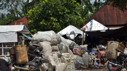 Někde na okraji Medanu / Medan outskirts