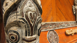 Batacký skanzen, v domech se stále bydlí / Batak museum, people still living inside houses