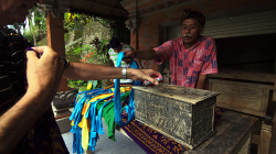 půjčovna sarongů / sarong renting place