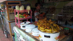 U prodeje kuřat se zpívá nejlépe / Singing while selling chickens is the best