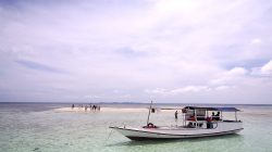 U písčité duny uprostřed moře / By the sand dune in the middle of the sea