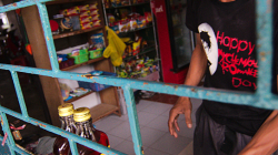 Přípravy na tajfun / Preparing for typhoon