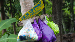 Svoziště odpadků / Trash pickup point
