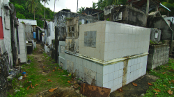 Trochu atypický hřbitov / Little bit unusual graveyard