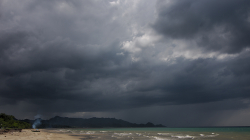 Blíží se bouře / Storm is coming