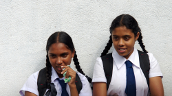 Copaté školačky / Braided scholgirls