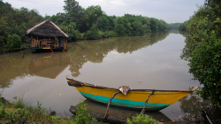 V té boudě se bydlí / There's someone living in that hut