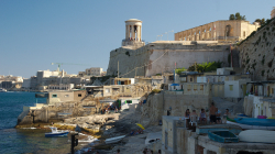 Původní rybářská osada pod zdmi Valletty