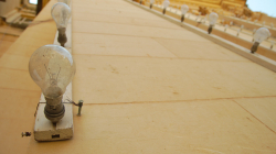 Každý kostel je obsypán stovkami žárovek