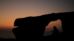 Azure Window bez azury, zato s plechovkou piva