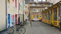 Klub v jednom zapadlém nádvoří